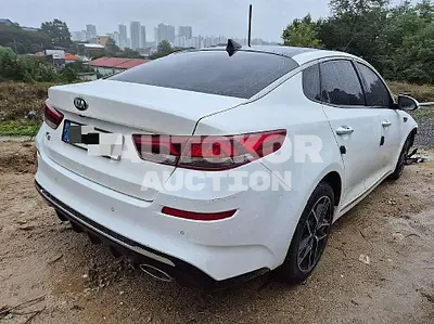 2018, BMW / B5, 61514 км., gas, 1999 куб.см.