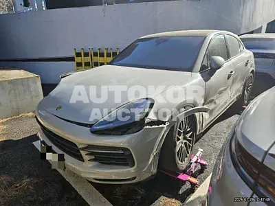 2022, Porsche / Cayenne Coupe, gas
