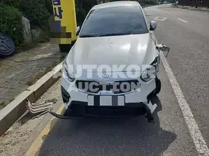 2018, BMW / Z1, VIN: KNAF141BEKA805297, 27528 км., gas