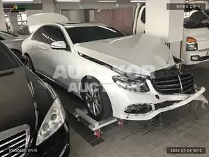 2018, Mercedes-Benz / E 300, VIN: WDDZF4JB1JA423443, 88092 км., gas