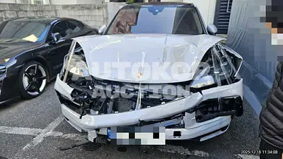 2024, Porsche / Cayenne, gas
