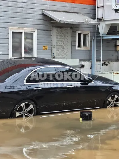 2019, Mercedes-Benz / E 300, 76389 км., gas