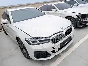 2022, BMW / 530, 10695 км., hybrid, 1998 куб.см.