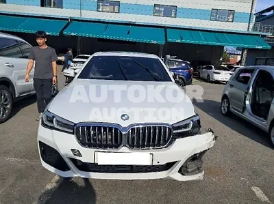 2022, BMW / 523, VIN: WBA31ES02NWX46018, 56242 км., gas