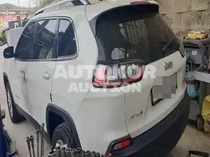 2018, Jeep / Cherokee, VIN: 1C4PJMCB5KD166803, gas