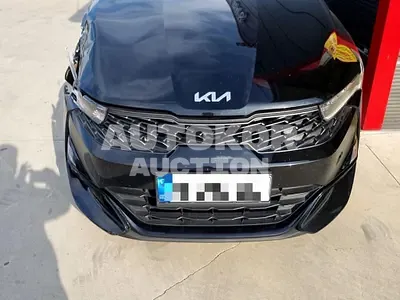 2022, BMW / B5, 40503 км., gas