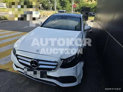 2016, Mercedes-Benz / E 300, 28912 км., gas, 1991 куб.см.