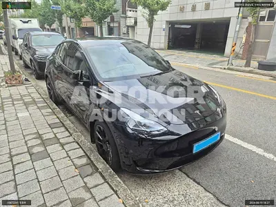 2023, Tesla / Model Y, VIN: LRWYGCFS0RC190836, 30320 км., electric, 1 куб.см.