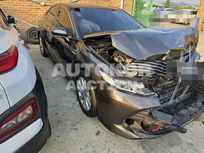 2019, Toyota / Camry, 80000 км., hybrid