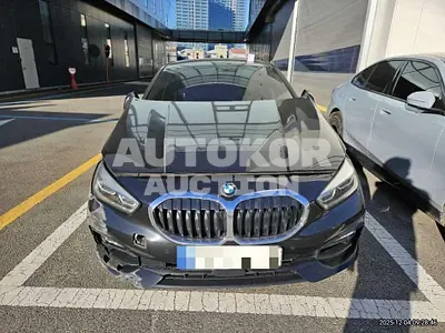 2022, BMW / 120, gas