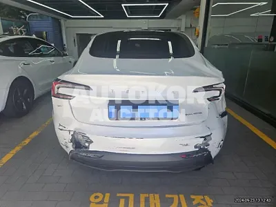 2024, Tesla / Model 3, 12391 км., electric