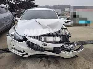 2015, BMW / Z1, VIN: KNAFX412BFA518112, 93000 км., gas