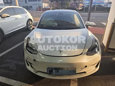 2022, Tesla / Model 3, 80000 км., electric