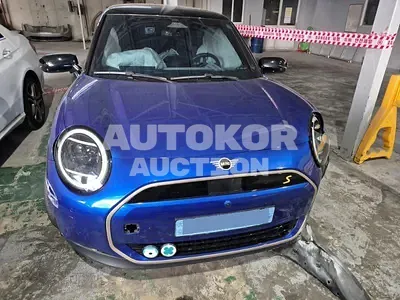 2025, MINI / mini cooper, VIN: WMW21GC02RTA26069, 19219 км., electric, 1 куб.см.