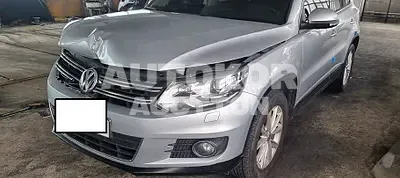 2015, Volkswagen / Tiguan, VIN: WVGZZZ5NZFW588644, 106772 км., diesel