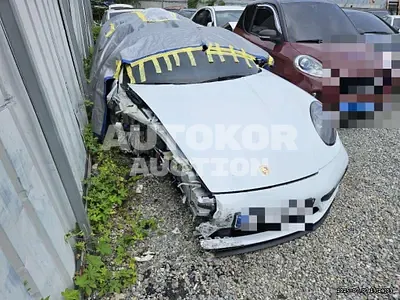 2023, Porsche / 911, gas