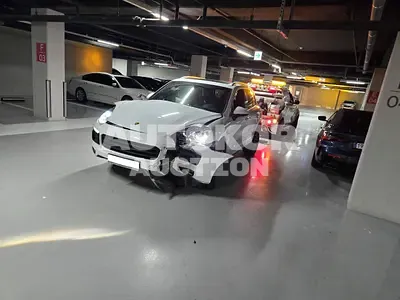 2015, Porsche / Cayenne, VIN: WP1AF292XFLA30115, 182984 км., diesel
