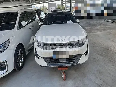 2021, BMW / B5, 51641 км., gas