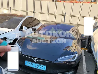 2018, Tesla / Model S, VIN: 5YJSA1E27JF272375, 58325 км., electric