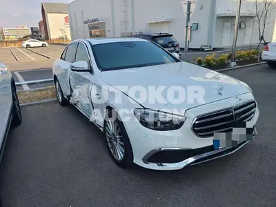 2022, Mercedes-Benz / E 220, 57598 км., diesel
