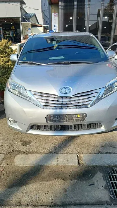2017, Toyota / Sienna, VIN: 5TDYZ3DC4HS854979, 160634 км., gas