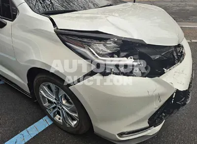 2023, Toyota / Sienna, 35000 км., hybrid