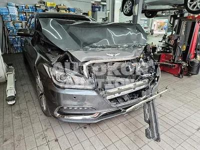 2017, Genesis / G80, 107505 км., gas, 3300 куб.см.