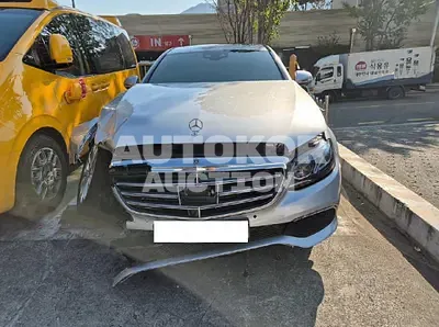 2020, Mercedes-Benz / e300, VIN: W1KZF4KB1LA813010, 17615 км., gas