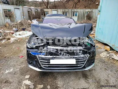 2021, Audi / A8, VIN: WAUZZZF81MN034498, 13646 км., gas