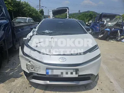 2024, Toyota / Prius, 29887 км., hybrid