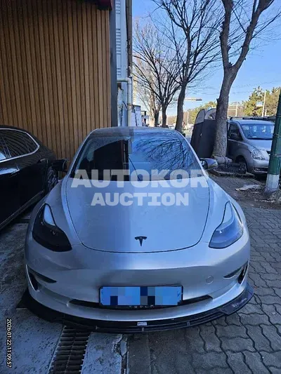 2022, Tesla / Model 3, 75000 км., electric