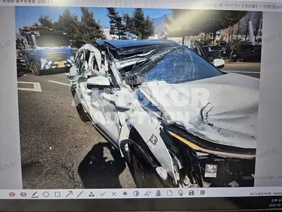 2024, Kia / Sorento, VIN: KNARK81GDRA324959, hybrid