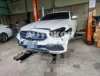 2022, Mercedes-Benz / E 350, gas