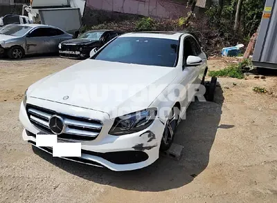 2017, Mercedes-Benz / E 300, VIN: WDDZF4JB8HA162046, 72378 км., gas