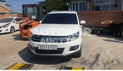 2016, Volkswagen / Tiguan, VIN: WVGZZZ5NZGW548372, 114120 км., diesel