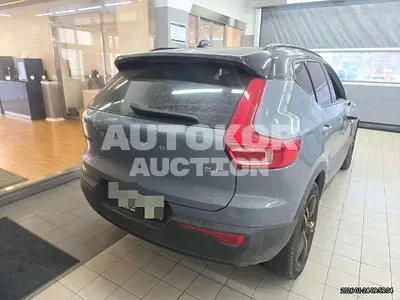 2022, Volvo / XC40, 47827 км., gas