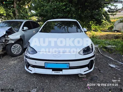 2024, Hyundai / ionic 6, VIN: KMHM341AFRA072845, 34064 км., electric