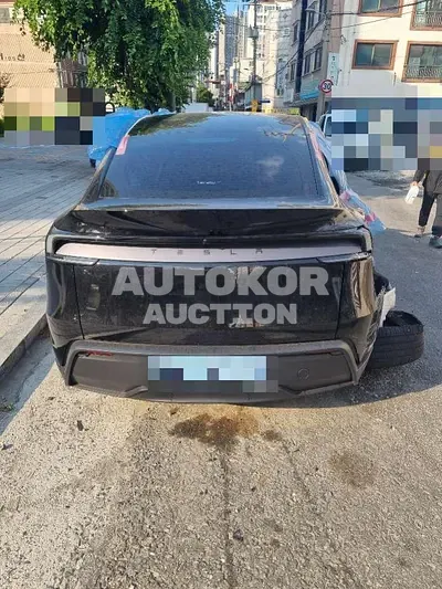 2025, Tesla / Model Y, 10000 км., electric
