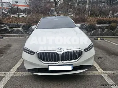 2025, BMW / i5, VIN: WBY31FK06SCU68230, 9568 км., electric