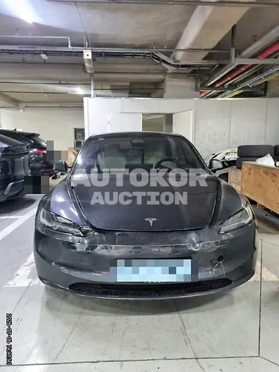 2024, Tesla / Model 3, 23720 км., electric