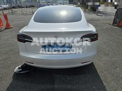 2022, Tesla / Model 3, electric