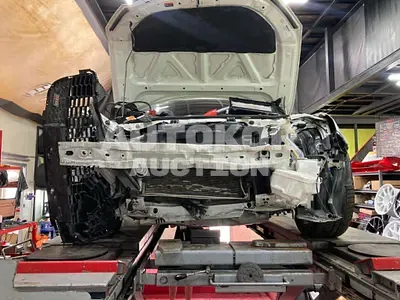 2022, Audi / R8, VIN: JF1ZNBE15N9755160, gas