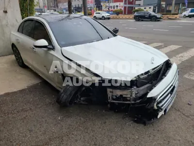 2024, Mercedes-Benz / e300, 14287 км., gas