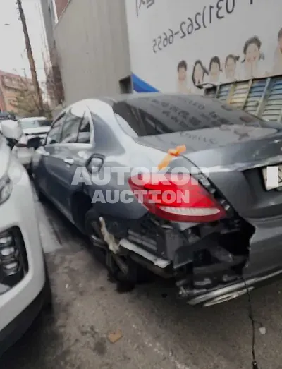 2019, Mercedes-Benz / E 300, VIN: WDDZF4JB6KA577647, 29860 км., gas