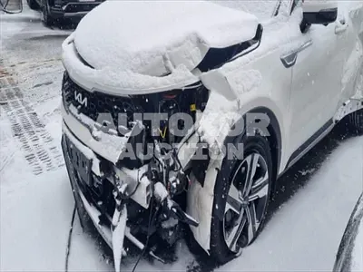 2022, Kia / Sorento, VIN: KNARH81GBNA108698, 27890 км., hybrid