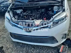 2020, Toyota / Sienna, VIN: 5TDDZ3DC4LS236603, gas, 3456 куб.см.
