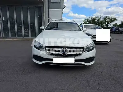 2018, Mercedes-Benz / e300, 64436 км., gas