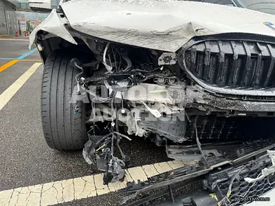 2021, BMW / 320, 100437 км., gas