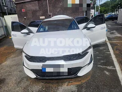 2021, BMW / B5, VIN: KNAG241ABNA151162, 21006 км., gas, 1999 куб.см.
