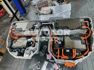 2021, BMW / 745, hybrid